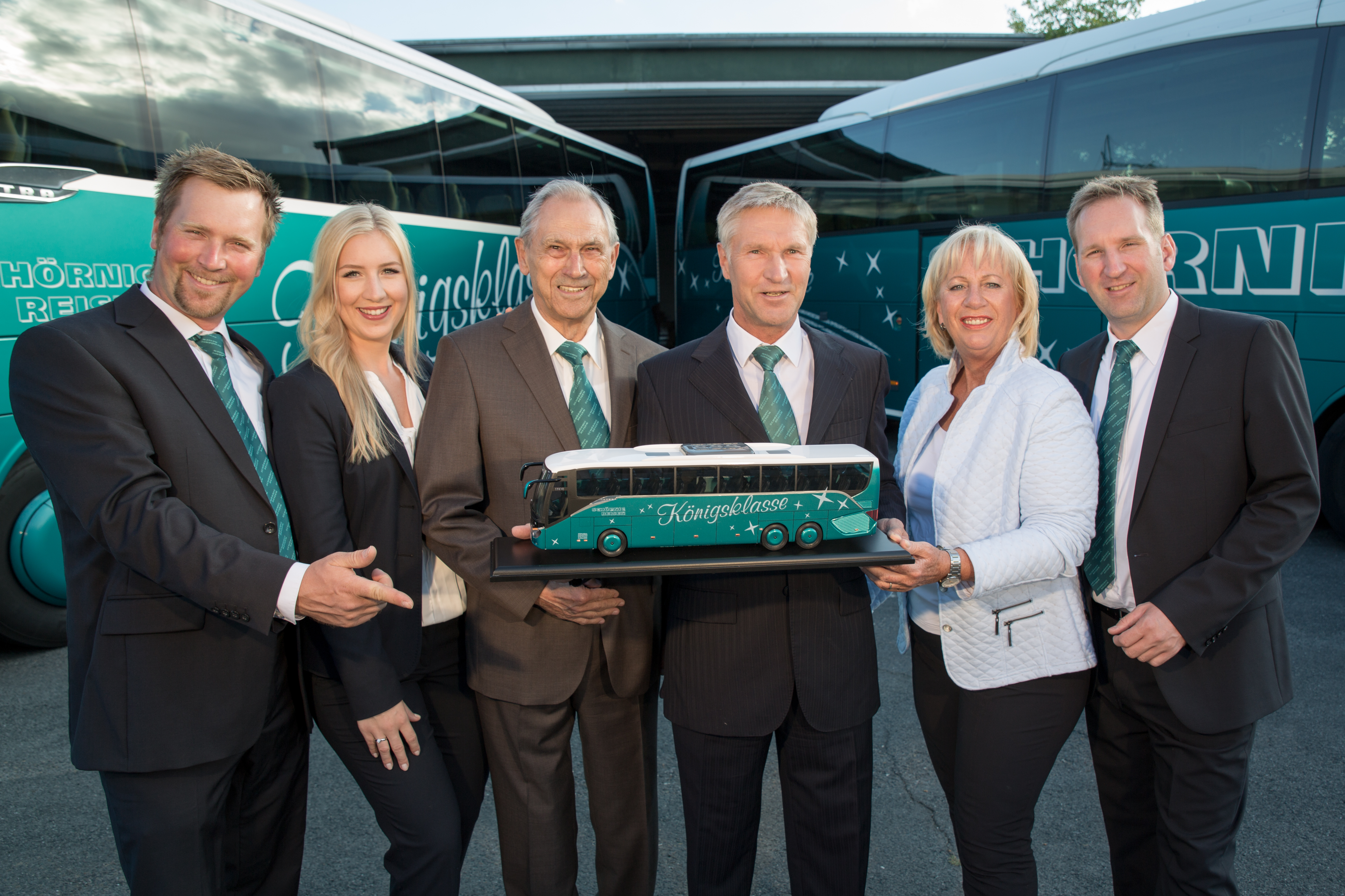 Familie SCHÖRNIG (von links nach rechts):
Martin, Jana Gräske-Schörnig, Herbert, Klaus Senior, Sigrid, Klaus Junior